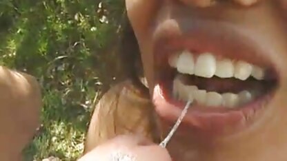 Double Pénétration d'une prono xxx vidéo fille dans la piscine
