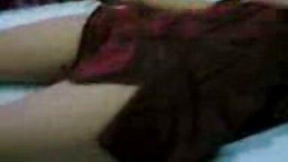 Fille purexxxfilms coquine jouant avec gode rose