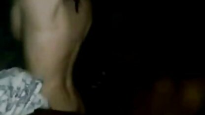 Mère avec chatte humide donne ami pipe sexe sur le film porno la pourpre canapé et lit avec Levrette