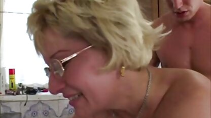 Bouclés Mulâtre laly xxx Baise Une Mince Fille