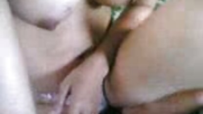 Chère free porno francais blonde En bas rayés se caressant