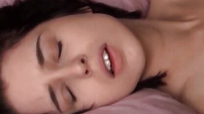 Jeune copine taquineries dans lesbienne beau film porno 18 ans sexe