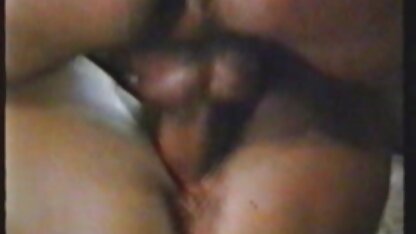Adulte Belles film x sensuel Femmes donnant une pipe et ayant des relations sexuelles avec un jeune mec