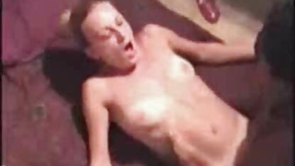 Bisexuels et une fille sucer la fun movies xxx bite et baise chaud dans le lit avec le style BDSM