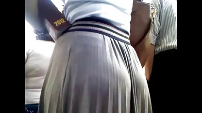 Fille frapper l'invité nu et jeune gay xxx baise son