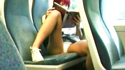 Masturbation trou avec un vibrateur regarder film pornographique
