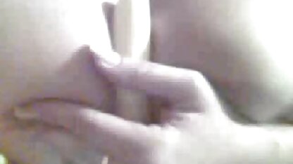 Guy film porno complete satisfait avec une faim mature colocataire