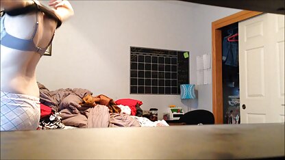 Blonde beauté professeur a décidé d'enseigner à l'étudiant l'art de film x gay gratuit faire l'amour