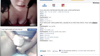 Plantureuse web modèle dans film x arab une chaise dans beige caressant trous avec caoutchouc godemiché