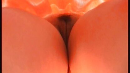 Coquine blonde aux cheveux blonds sexuellement avec xxx rusi un homme