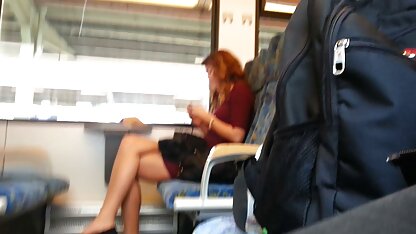 Un modèle de webcam film pornographique en français en bas se masturbe la chatte dans le chat de sexe privé