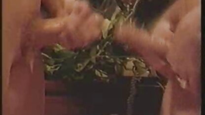 J'ai décidé vintage porn film de me masturber avec mes doigts sur le sol