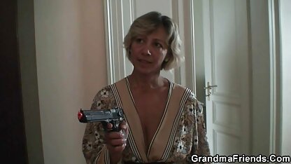Chaud gang bang avec profur blonde film porno en français expérimenté